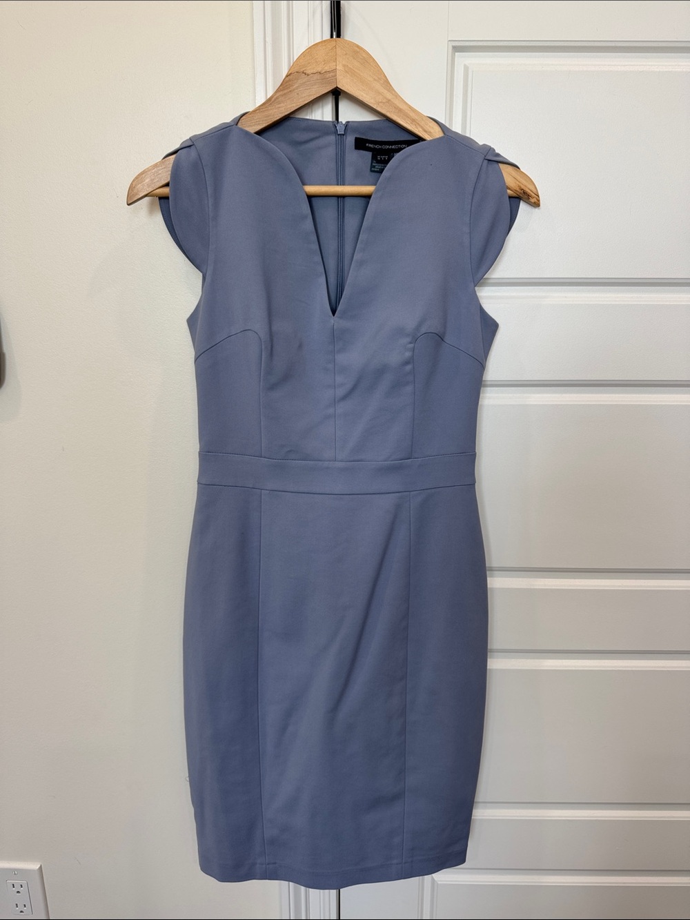 French Connection Blue Midi Dress Absolutely Gorgeous Contour Waist, size 6